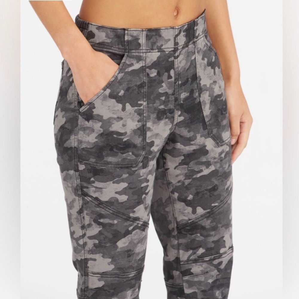 SPANX Lg Stretch Twill Cargo Camo Jogger Gray Black Women’s Active Pants 20319R - Picture 3 of 16